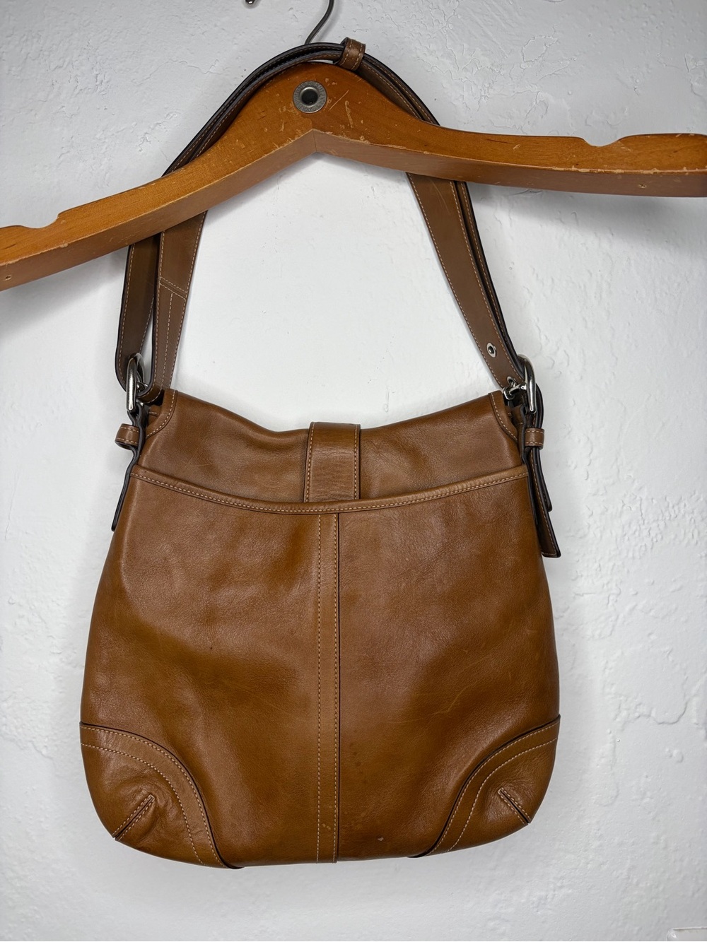Vintage Y2K Coach 9480 Purse Bag Soho Hobo Saddle Leather Crossbody British Tan - Picture 2 of 8